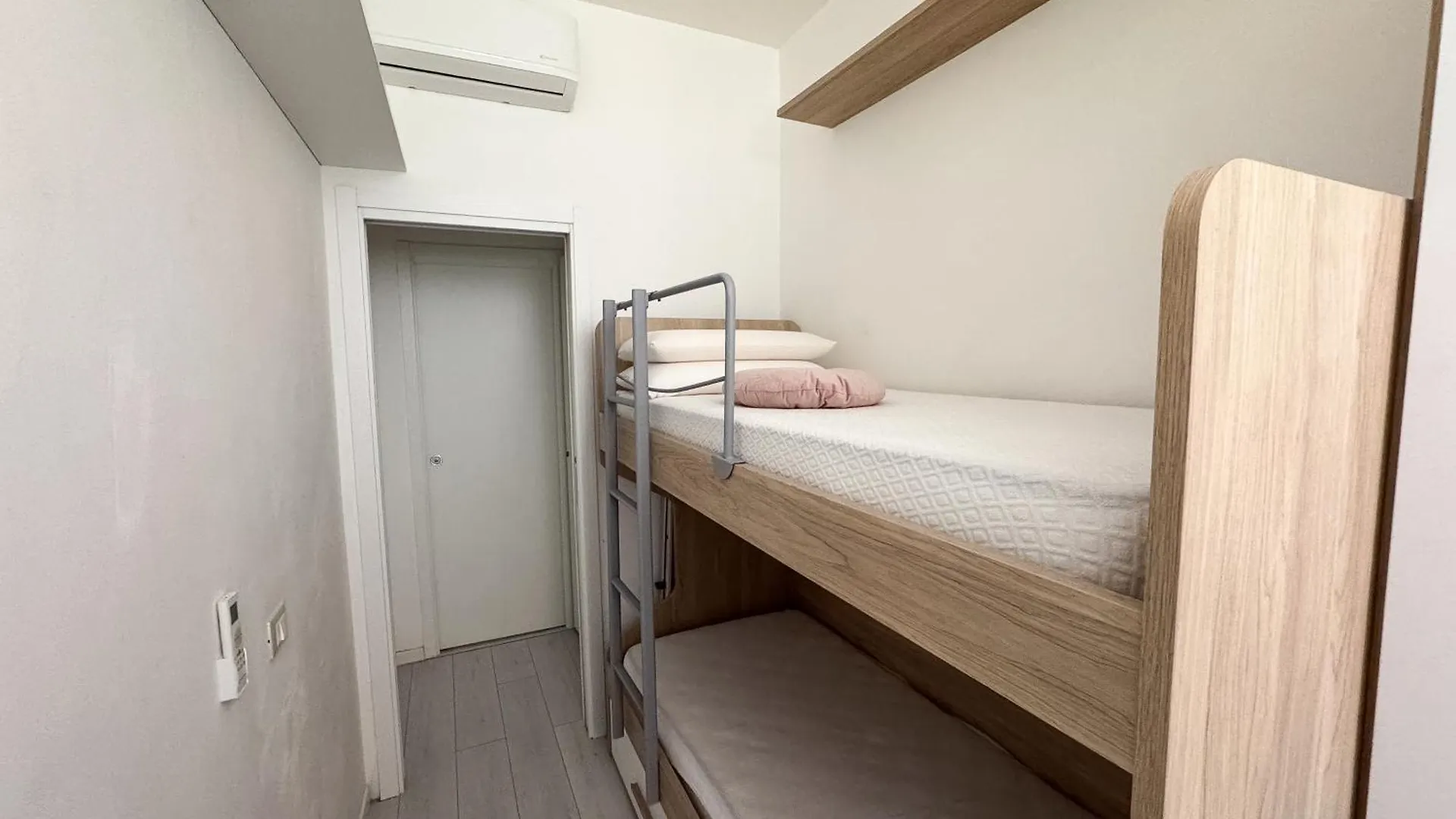 Valerias Nest Elegant Apt With Wifi And Charm Rome Italy